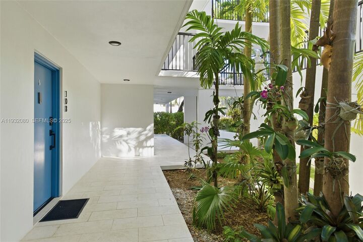 Property Photo:  101 Ocean Lane Dr 108  FL 33149 
