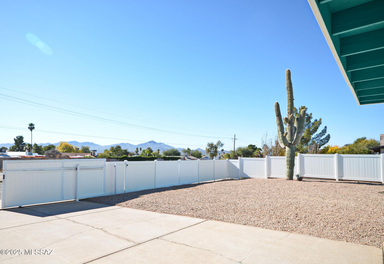 Property Photo:  4080 W Magee Road  AZ 85741 