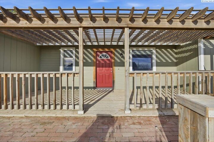 Property Photo: 91804 E 83 Prse WA 99338