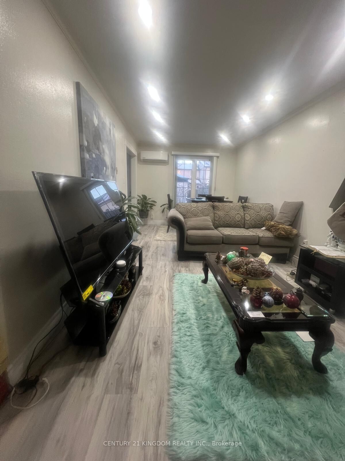 Property Photo:  547 Dorchester Drive  ON L1J 6L3 