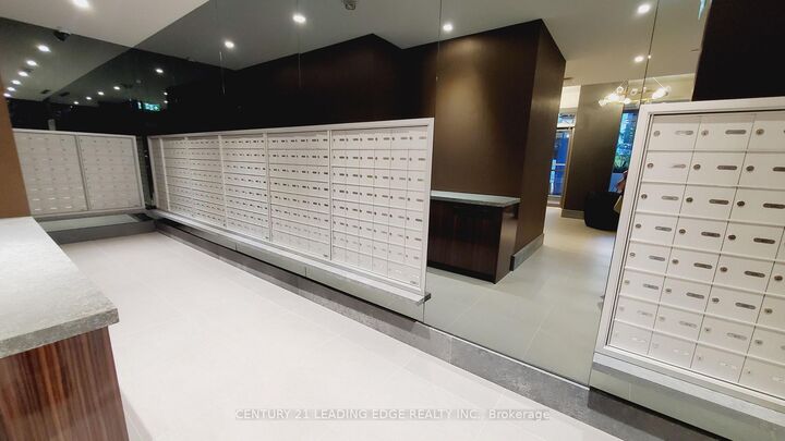 Property Photo:  8 Widmer Street 706  ON M5V 0W6 