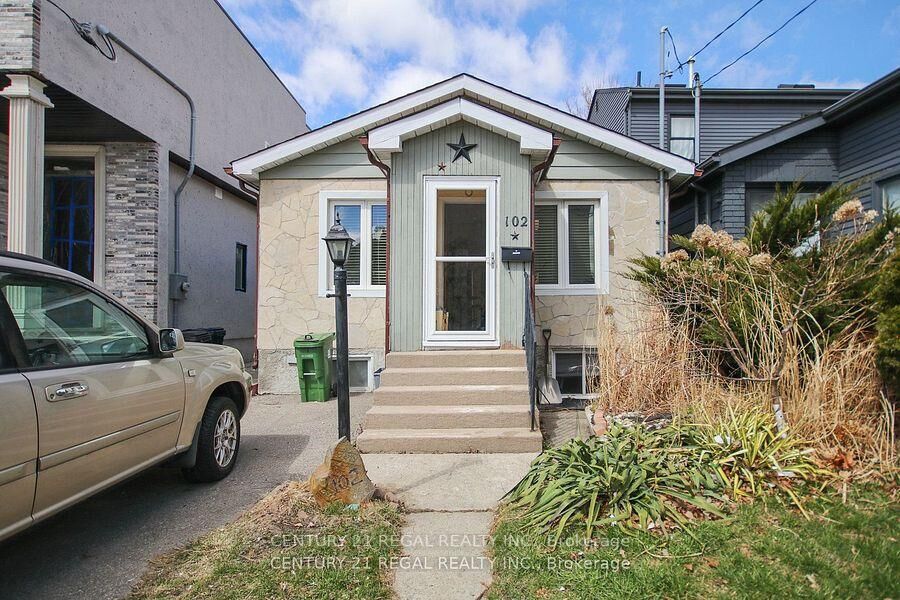 Property Photo:  102 Newcastle Street  ON M8Z 1C8 