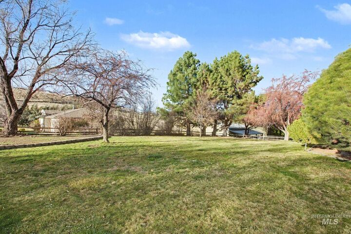 Property Photo: 2242 Chukar Lane WA 99403