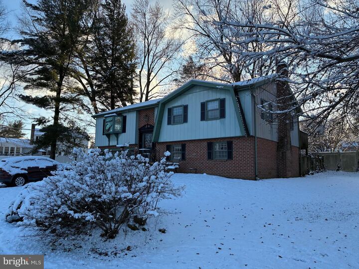 Property Photo:  2545 Saddle Drive  PA 17601 