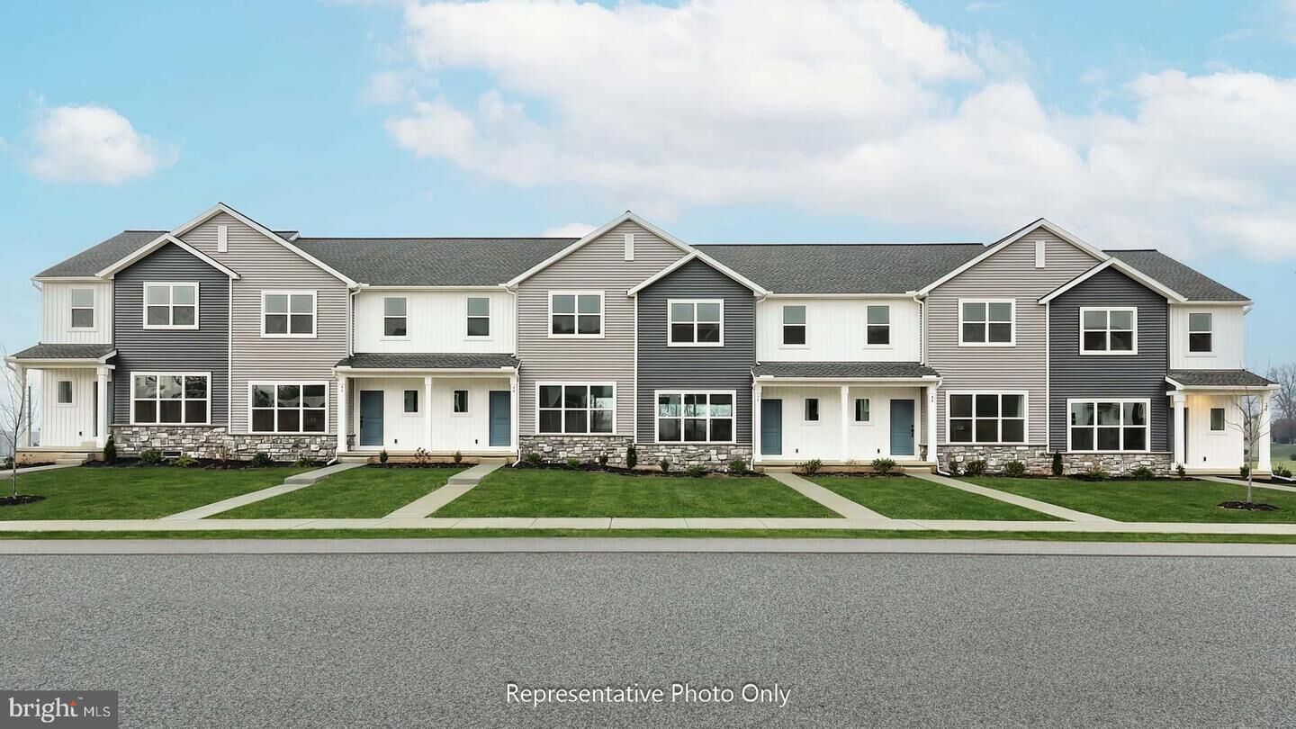 Property Photo:  42 N Conifer Drive  PA 17022 