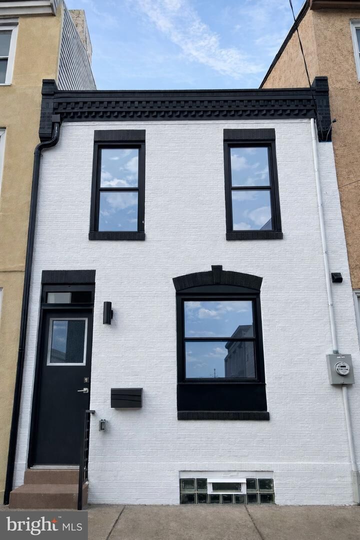 Property Photo:  175 W Thompson Street  PA 19122 