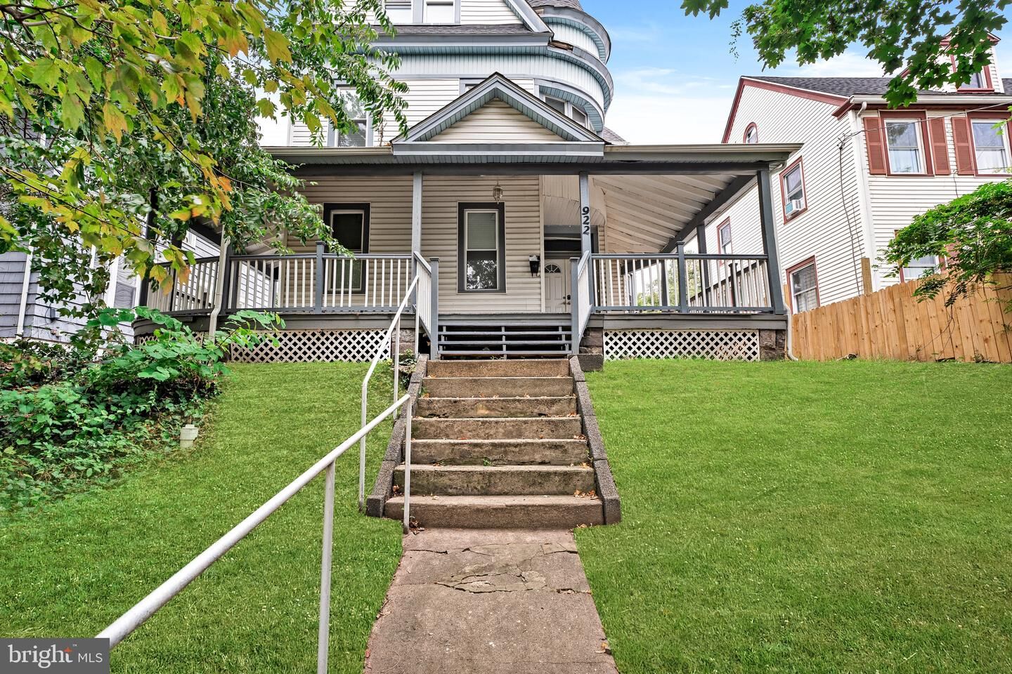 Property Photo:  922 Edgewood Avenue  NJ 08618 