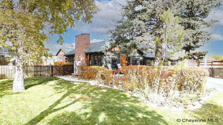 Property Photo:  5907 Townsend Pl  WY 82009 