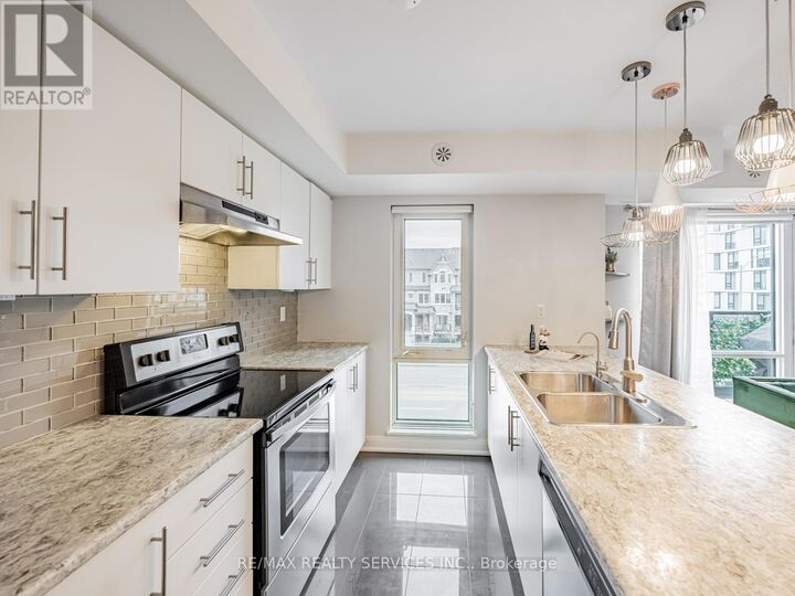 Property Photo:  100 Dufay Road 60  ON L7A 4S3 