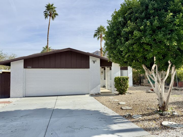 Property Photo:  53910 Avenida Herrera  CA 92253 