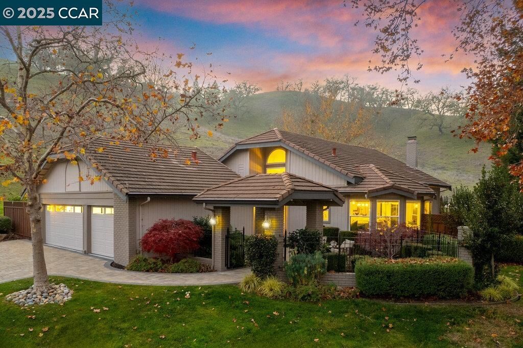 Property Photo:  174 Oakridge Dr  CA 94506 