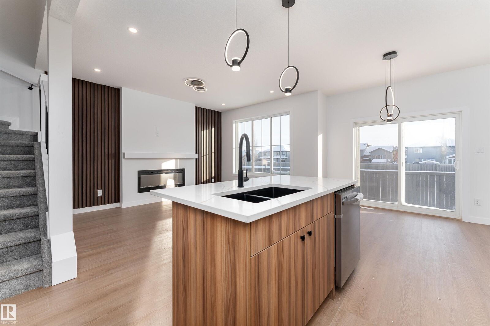 Property Photo:  73 Elliot Wynd  AB T8L 1R8 