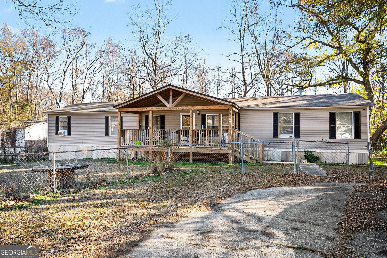 Property Photo:  112 Skyland Drive E  GA 30248 