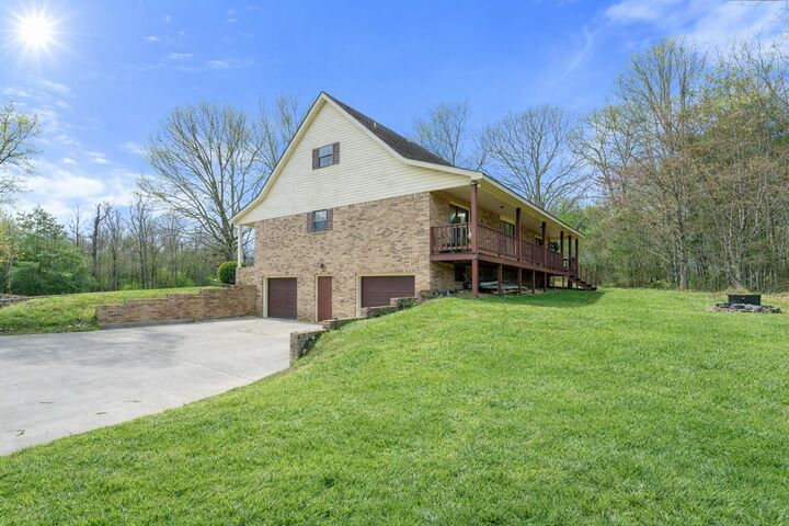 Property Photo:  733 County Road  AL 35958 