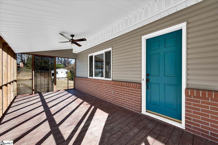 Property Photo: 433 Pineview Drive SC 29671