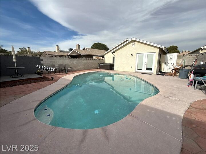 Property Photo:  6811 Mangrum Circle  NV 89103 