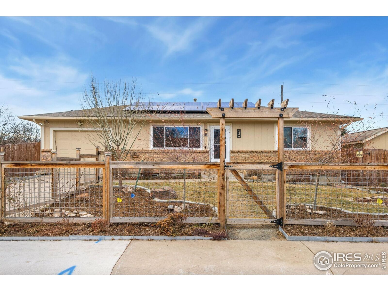 Property Photo:  924 Larch Dr  CO 80550 
