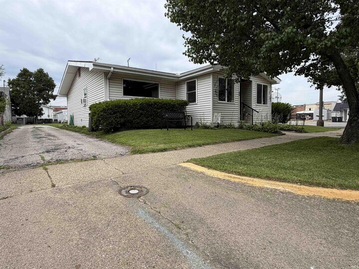 Property Photo:  88 SE 1st Street  IN 47441 
