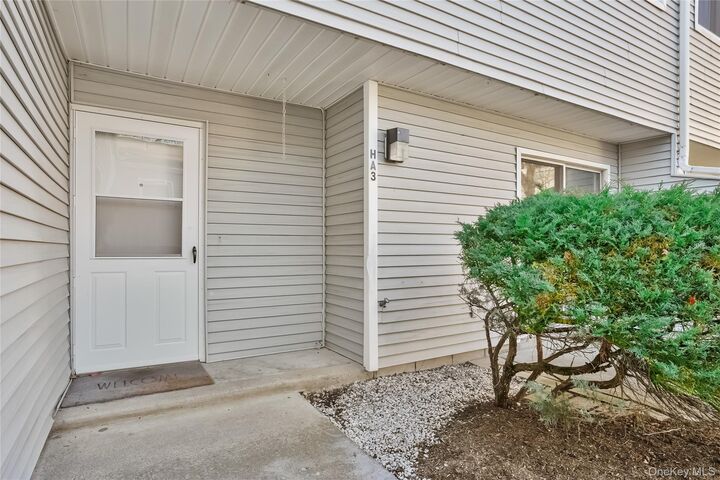 Property Photo:  208 Harris Road Ha3  NY 10507 