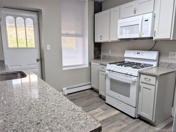 Property Photo:  12 Railroad Avenue Floor 2  NY 10918 