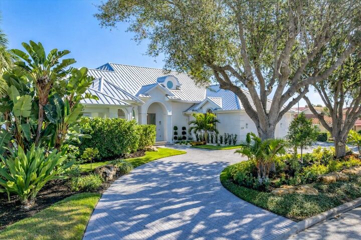 Property Photo: 259 Robin Drive FL 34236