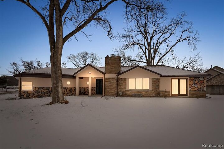 Property Photo:  15500 Millar Road  MI 48036 1615 