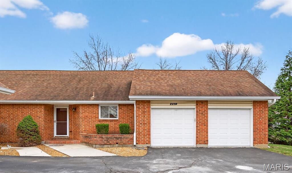 Property Photo:  2210 Riverwood Trails Drive  MO 63031 