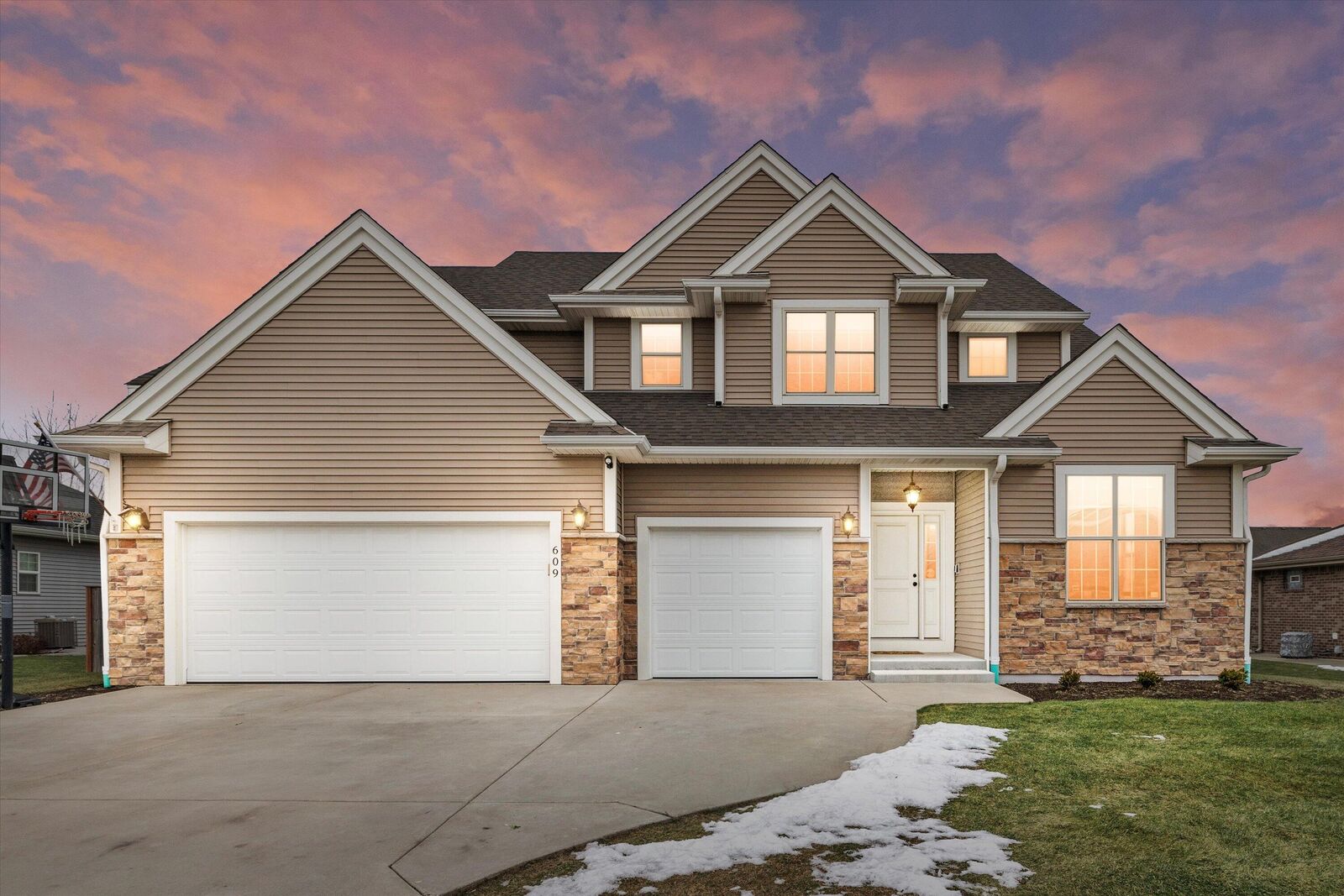 Property Photo:  609 Calvin Ln  WI 53406 