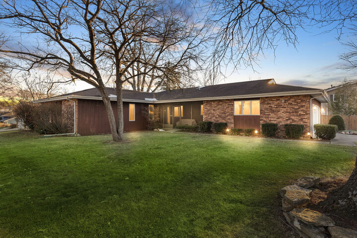 Property Photo:  2 Guildford Drive  IL 60914 