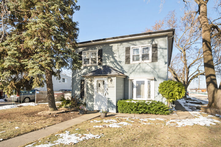Property Photo:  7000 W 74th Street W  IL 60638 