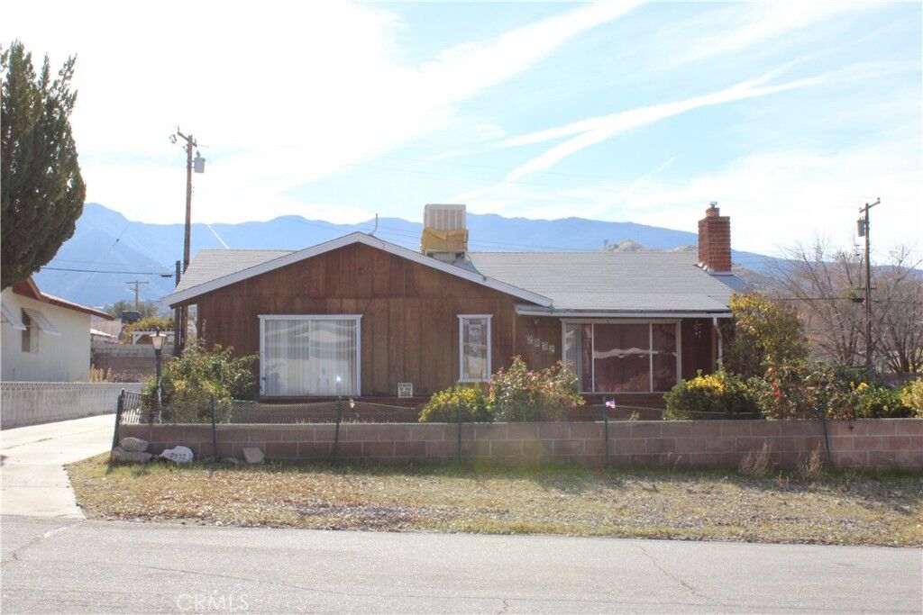 Property Photo:  2832 Audrey Ave  CA 93240 