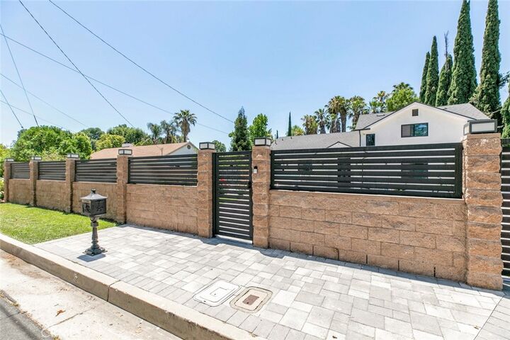 Property Photo:  17800 Raymer Street  CA 91325 