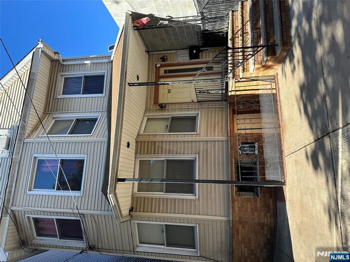 Property Photo:  31 Read  NJ 07105 