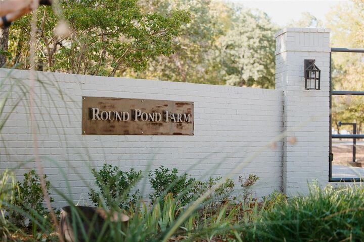 Property Photo: 1600 Historic Lane TX 76227