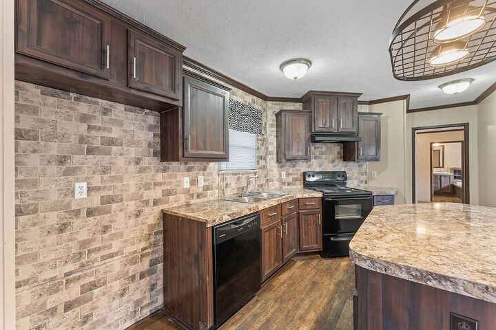 Property Photo: 2901 Madison 8001 AR 72738