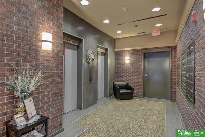 Property Photo: 312 S 16 Street 304 NE 68102