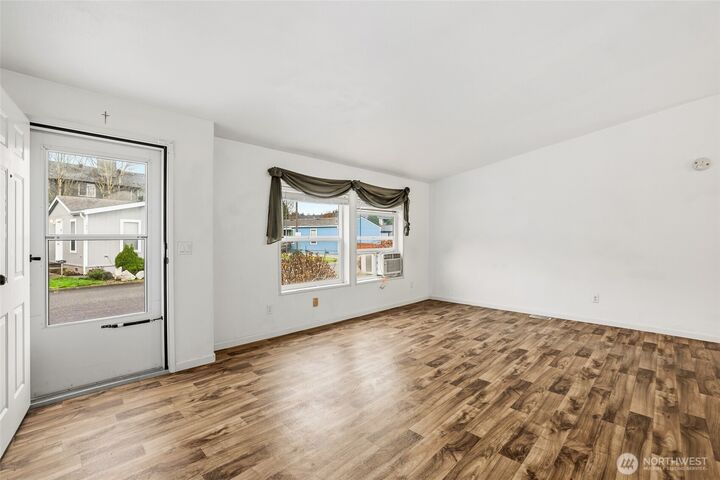 Property Photo:  15400 SE 155th Street 49  WA 98058 