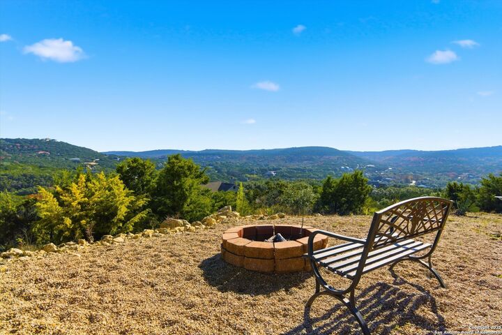 Property Photo: 189 Pr 1732 TX 78056