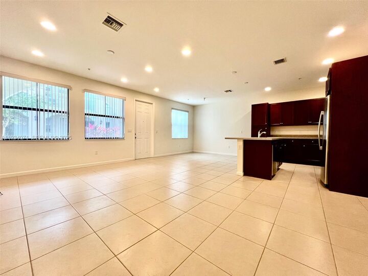 Property Photo:  12585 NW 32nd Mnr  FL 33323 