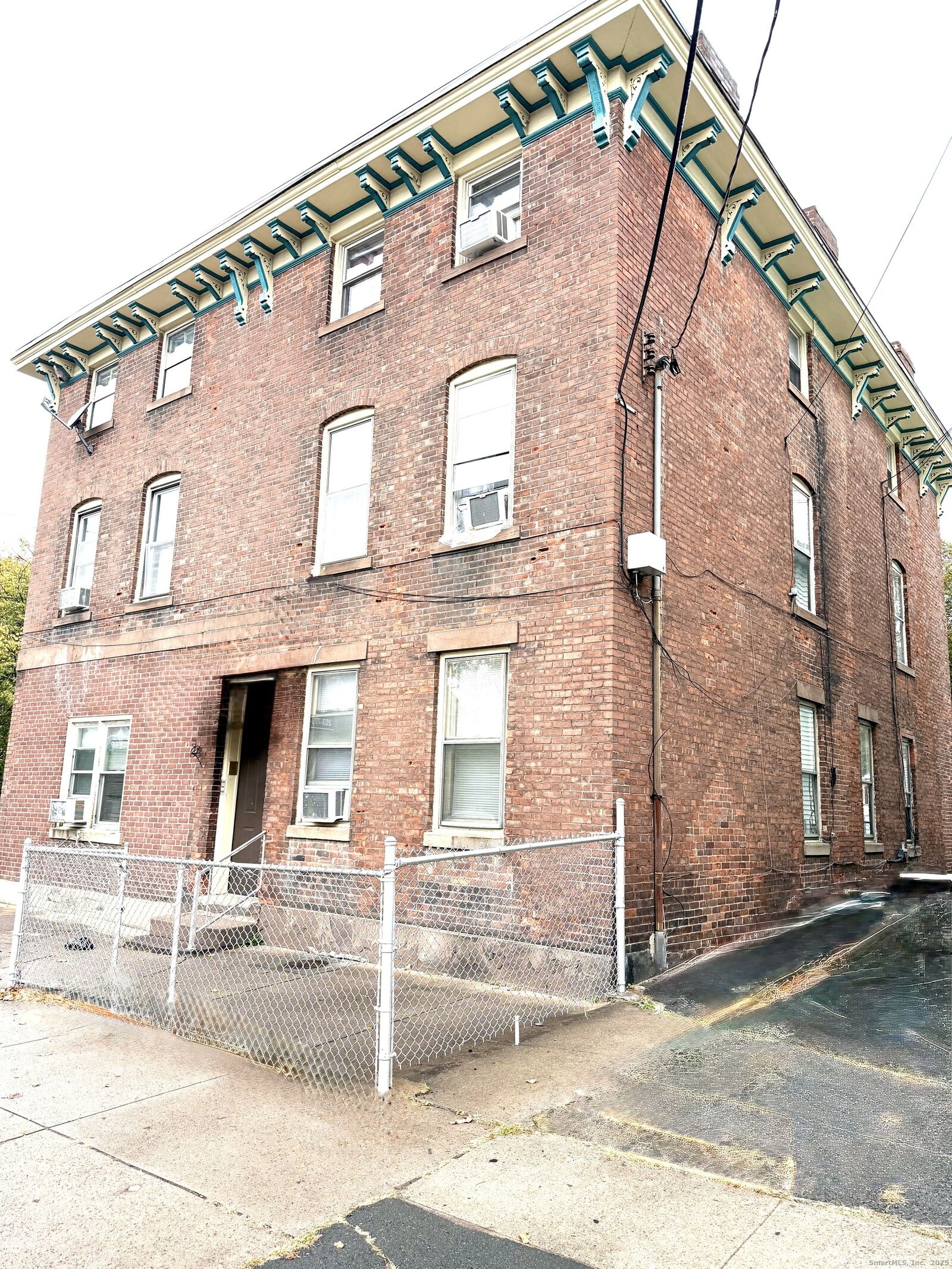 Property Photo:  197 Exchange Street  CT 06513 