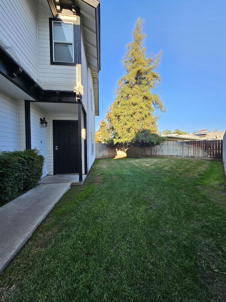 Property Photo:  2344 W Packwood Drive  CA 93277 