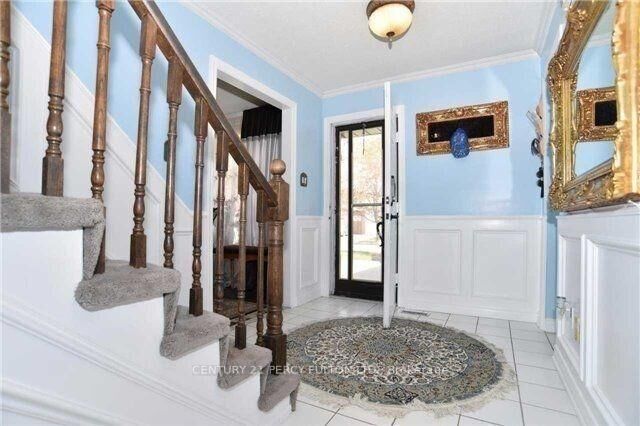 Property Photo:  24 Charlton Crescent  ON L1S 4B8 