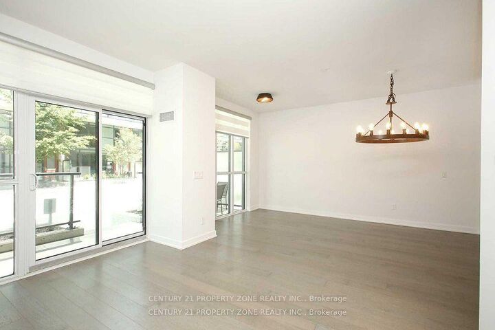 Property Photo:  4055 Parkside Village Drive Th-17  ON L5B 0K8 