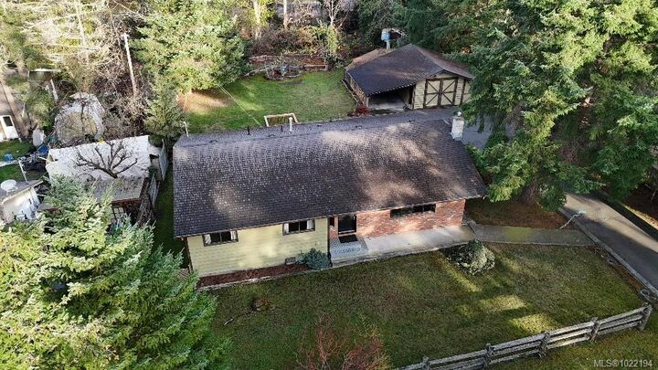 Property Photo: 856 Reid Rd BC V9P 2E6