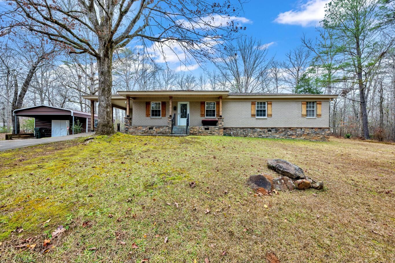 Property Photo:  1702 Ridge Dr  AL 35504 