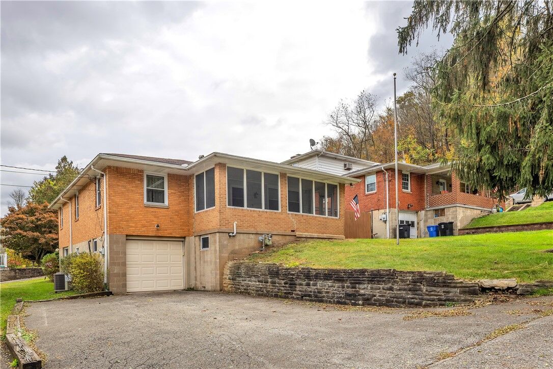 Property Photo:  405 Antonelli Drive  PA 15037 