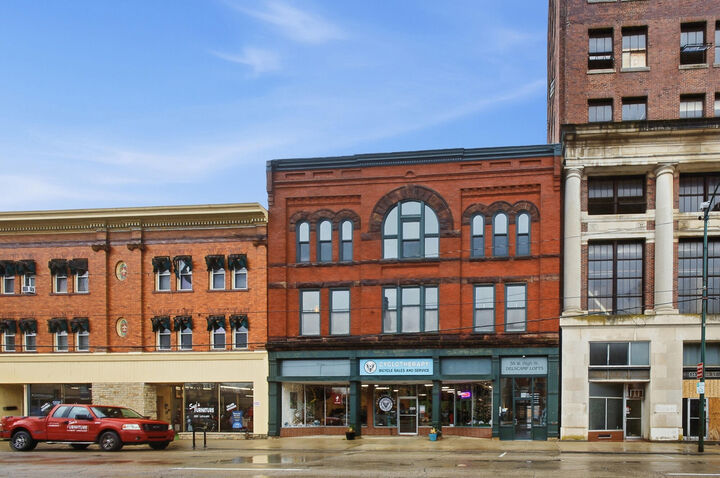 Property Photo:  38 W High Street 3B  OH 45502 