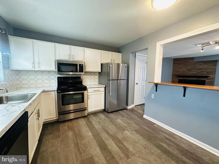 Property Photo: 406 Barrington Court PA 17078