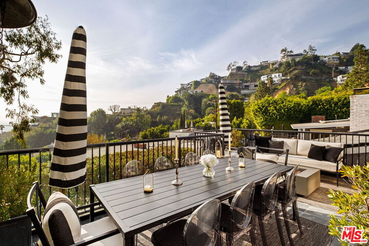 Property Photo:  8289 Hollywood Blvd  CA 90069 