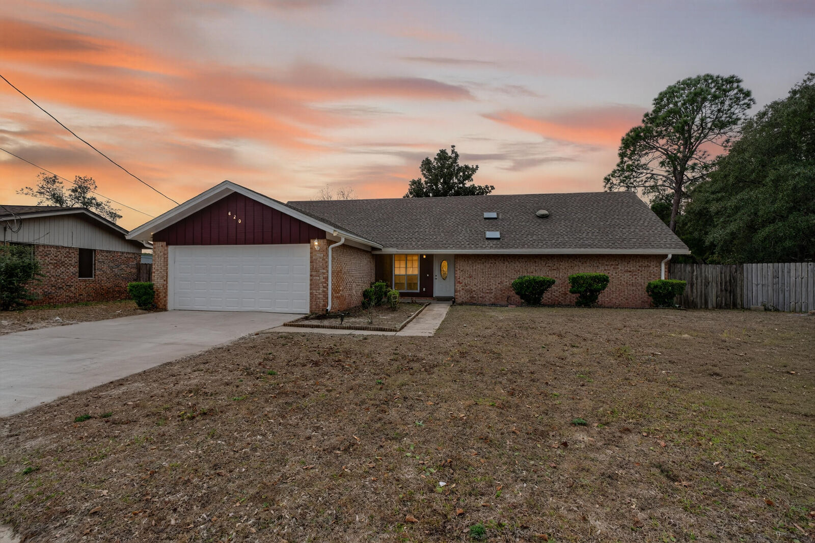 Property Photo:  820 Laurel Drive  FL 32547 